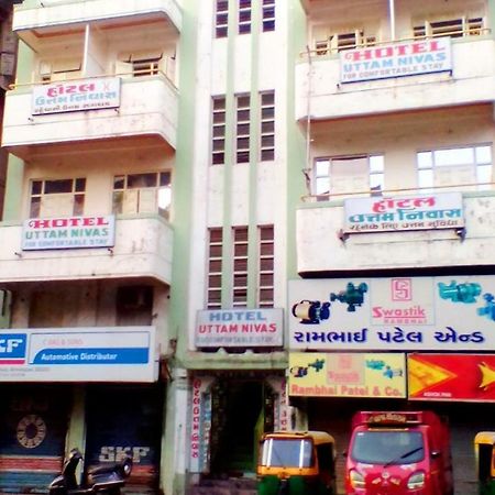 Hotel Uttam Nivas Ahmedabad Eksteriør billede