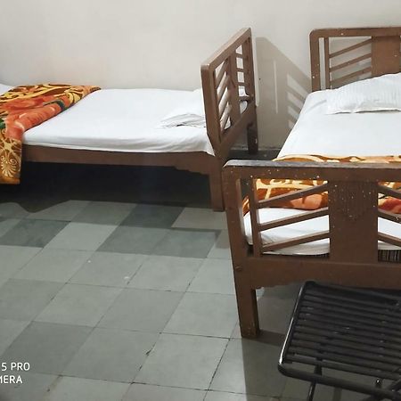 Hotel Uttam Nivas Ahmedabad Eksteriør billede