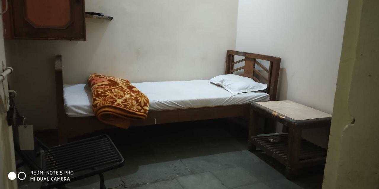 Hotel Uttam Nivas Ahmedabad Eksteriør billede