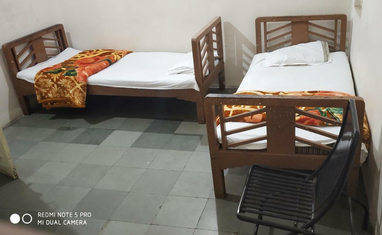 Hotel Uttam Nivas Ahmedabad Eksteriør billede